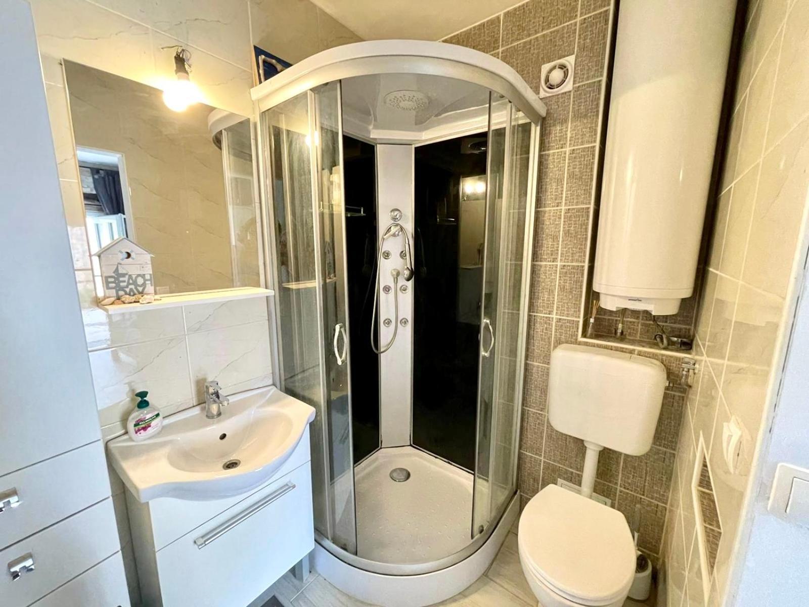 Villa Amore Radini Istrian Romantic Studio With Private Parking And Terrace Brtonigla Dış mekan fotoğraf